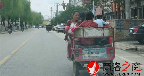 年輕媽媽，這車你也敢坐嗎？