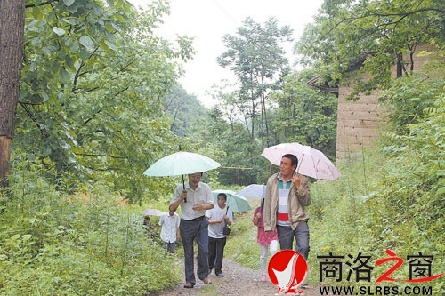 柞水計生局用心服務(wù)暖民心